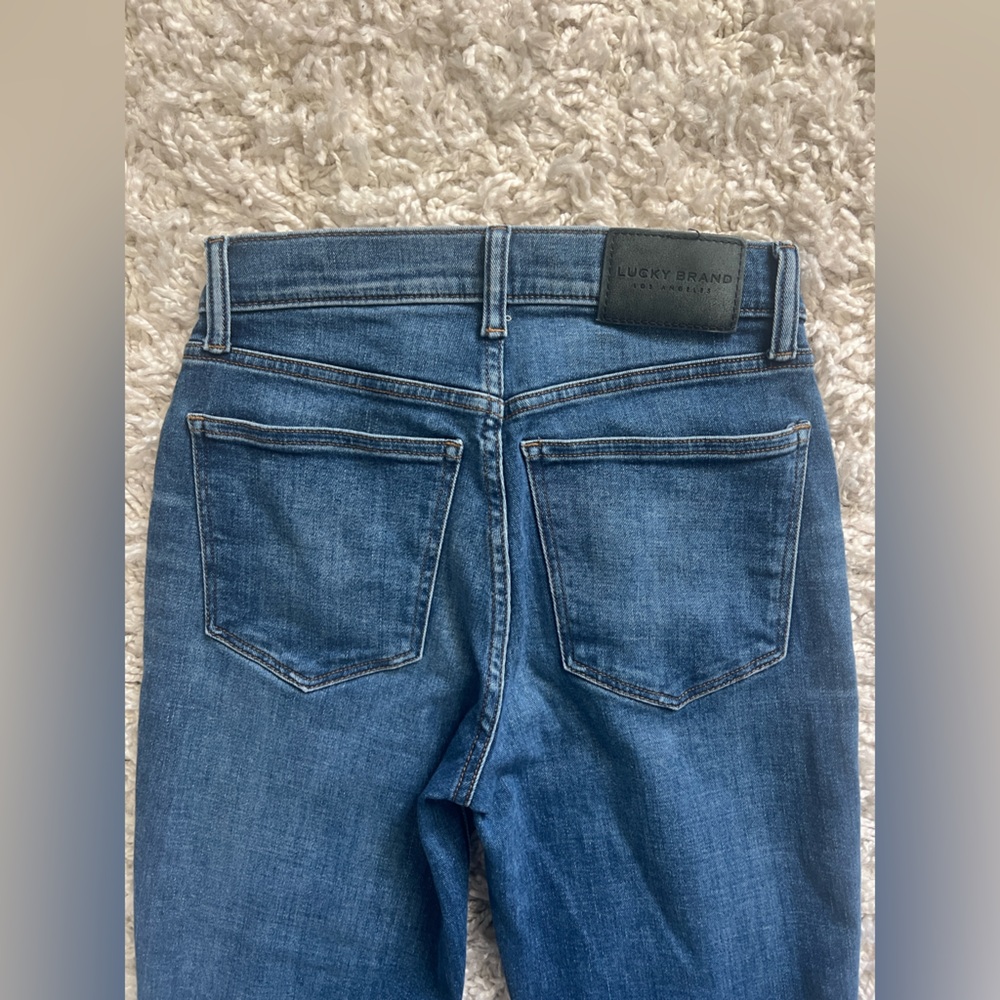 Like New Lucky brand high rise straight Zoe jeans 2/26 full length - Picture 6 of 8